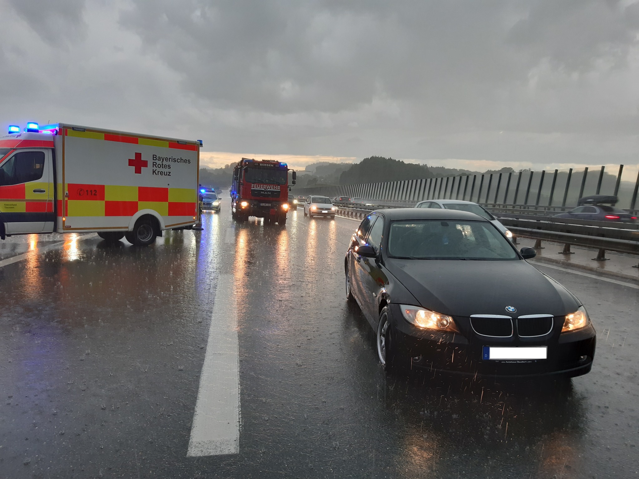 VU auf BAB im Regen
